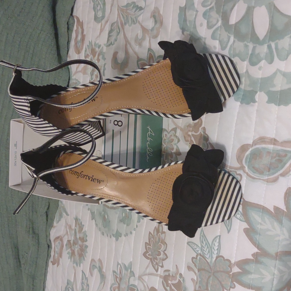 *Comfort view dress sandals*